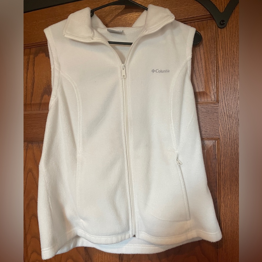 Women’s size L Columbia fleece vest